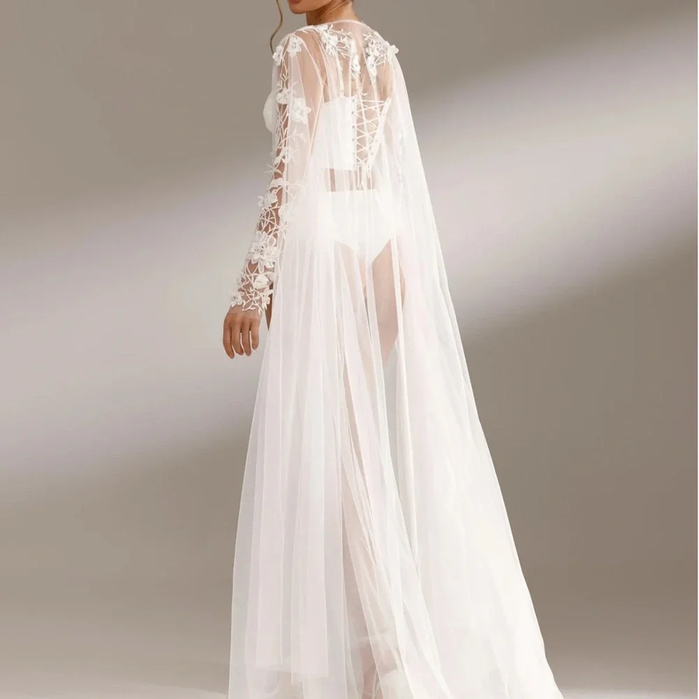 VOIR BRIDE - BLOSSOM BRIDAL ROBE - Picture 2 of 6